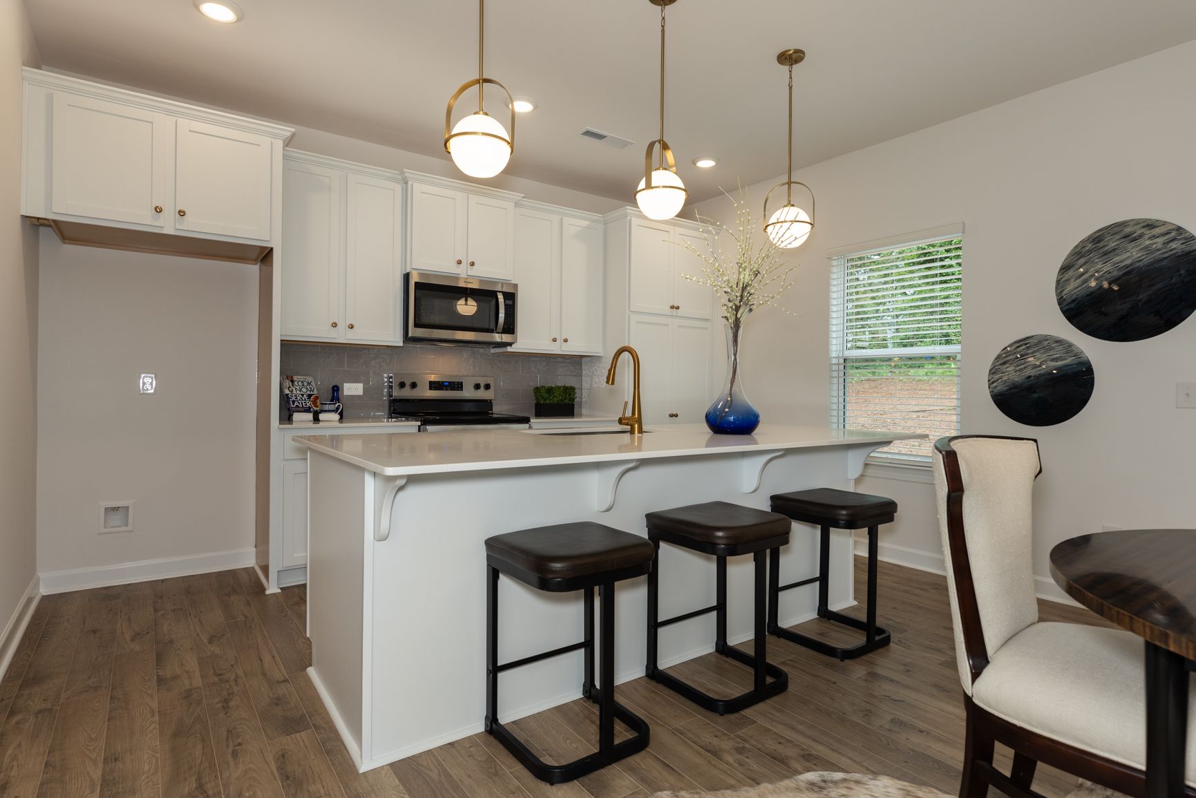 kitchen  6005 Crestridge Ln, Winston-Salem, NC 27105